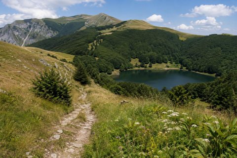 From Cavone to Lake Scaffaiolo