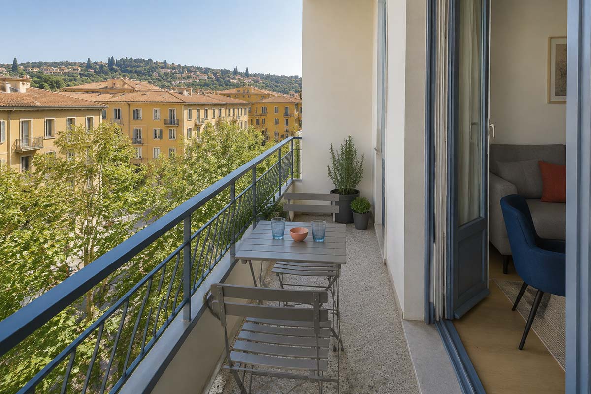 Bright Urban Apartment