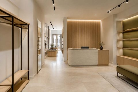  Prime Retail Space